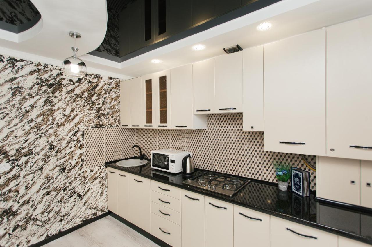 De Luxe Apartments Centr Illinskaya Sumy Exterior foto