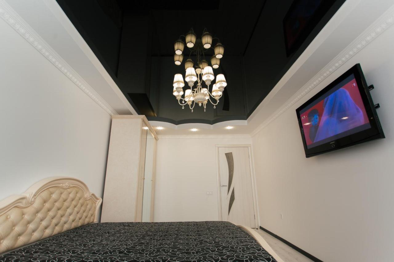 De Luxe Apartments Centr Illinskaya Sumy Exterior foto