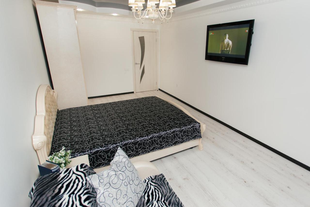 De Luxe Apartments Centr Illinskaya Sumy Exterior foto