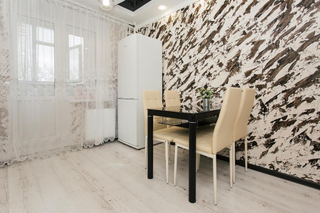 De Luxe Apartments Centr Illinskaya Sumy Exterior foto