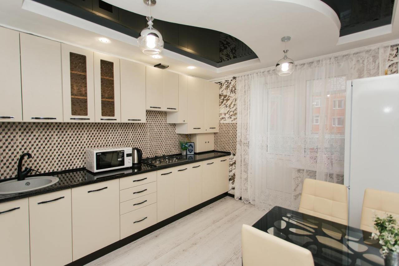 De Luxe Apartments Centr Illinskaya Sumy Exterior foto
