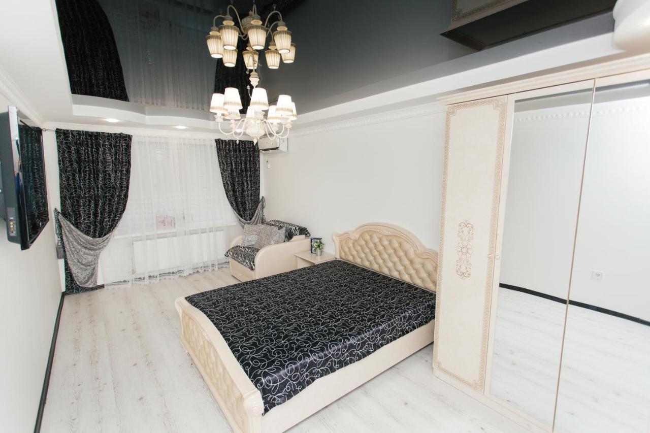 De Luxe Apartments Centr Illinskaya Sumy Exterior foto