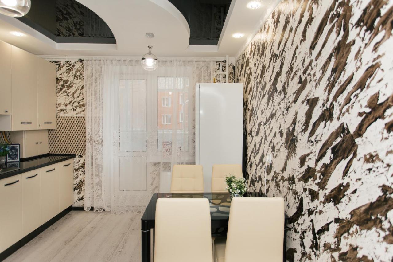De Luxe Apartments Centr Illinskaya Sumy Exterior foto
