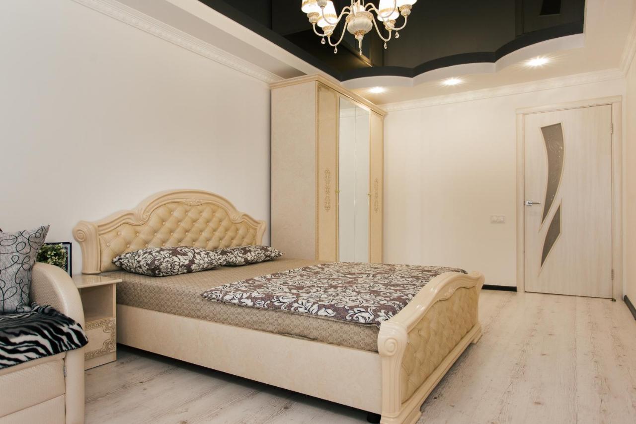 De Luxe Apartments Centr Illinskaya Sumy Exterior foto